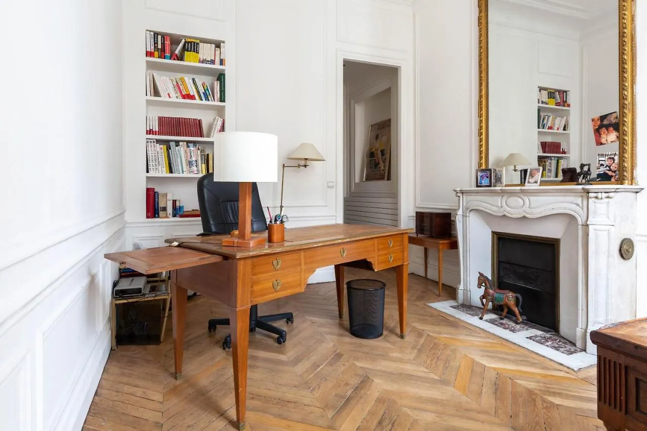 Veeve - Dandelion Pantheon Apartment Paris France