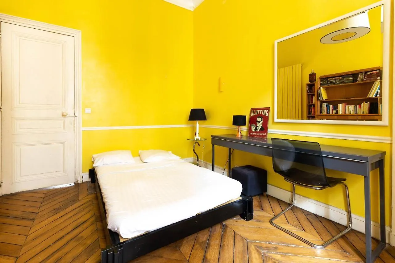 Veeve - Dandelion Pantheon Apartment Paris 0*,  France