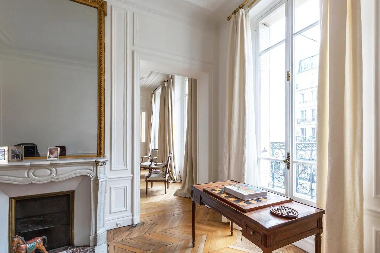 Veeve - Dandelion Pantheon Apartment Paris